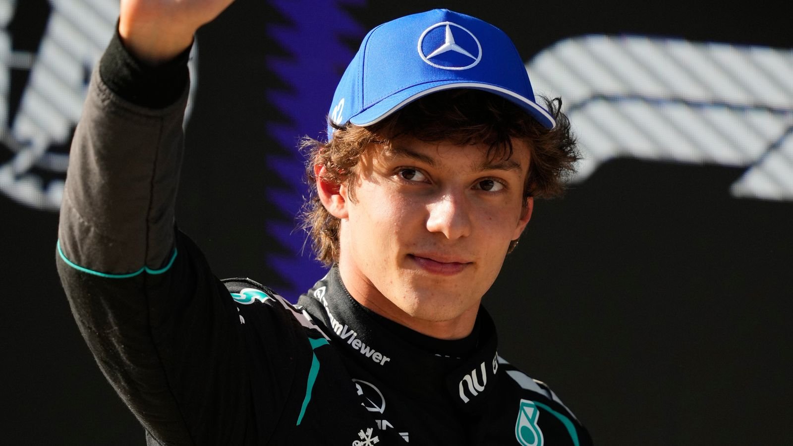 Antonelli Youngest Polesitter After Russell Issues in China: Historic Qualifying Drama at Shanghai